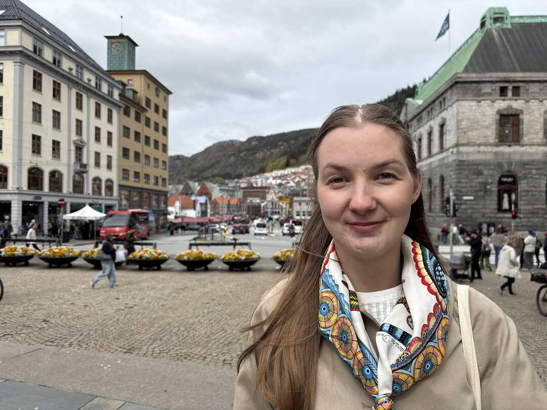 Ida Juliana Hellum Kanestr&oslash;m p&aring; Torgalmenningen i Bergen