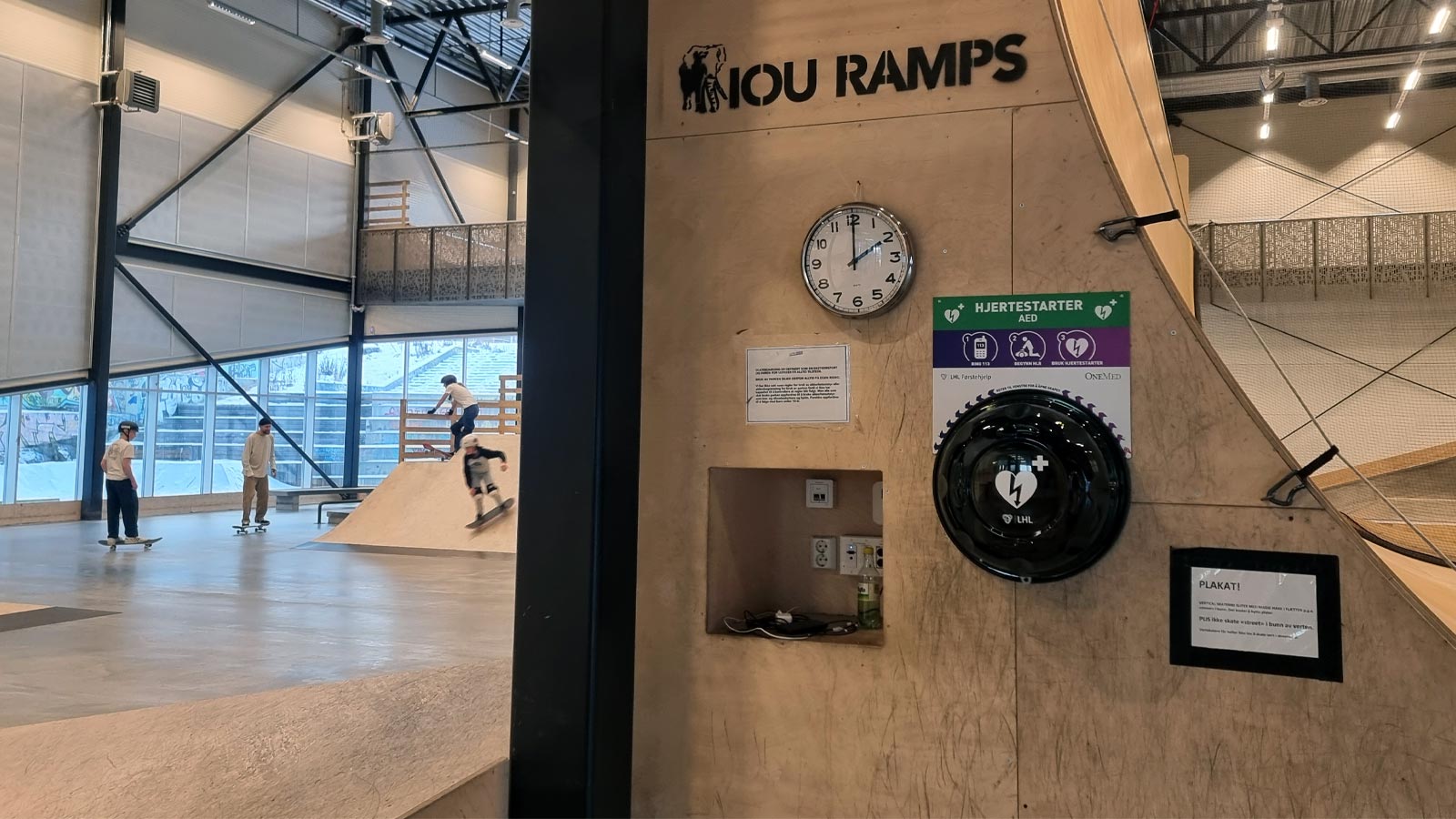 Hjertestarter montert i Oslo skatehall